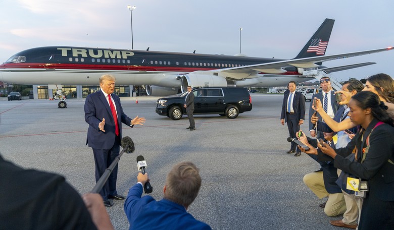 White House Press Corps Is Already Defeated and 'Exhausted' by Having to Cover a Trump Presidency