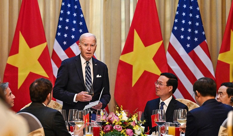 'Ignore the media. Impeach him.' Redsteeze with smoking gun thread on Biden impeachment