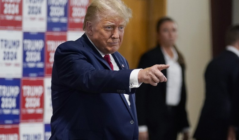 How Has This Vulgar Trump/Republican Hating 'News Director' Kept His Job?