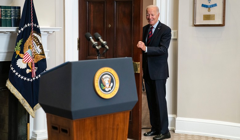 Video of Biden Appearing to Stagger Into Press Conference Has People Talking