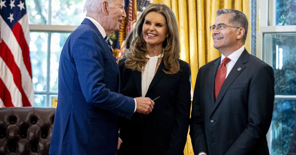 Becerra Explains How He's No Newsom: 'I Hablo Da Español!'