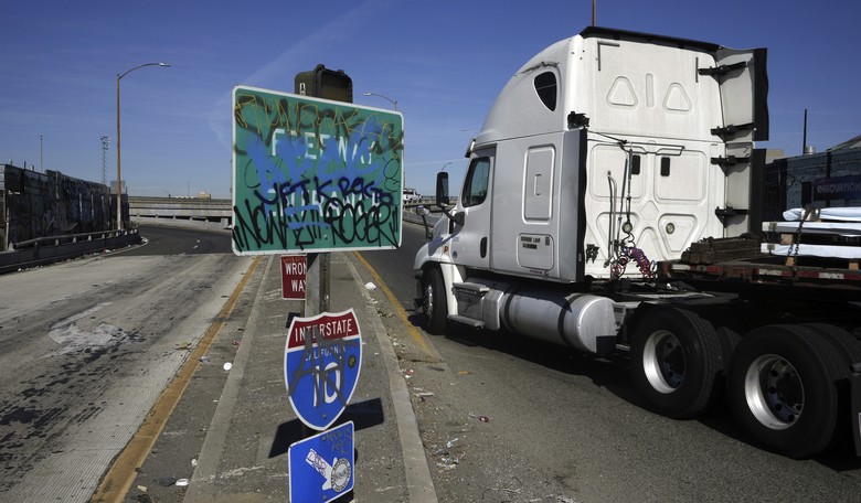 Trump Admin Begins Termination of 200k CDLs for Foreign Drivers
