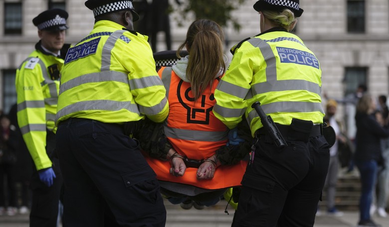 UK Rolls Out a Social Media Policy That Justifies Our American Revolution 
