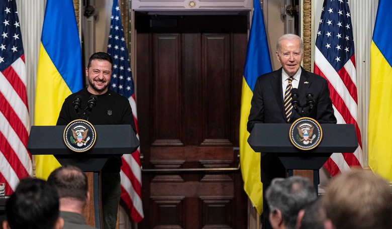 Biden Gives Ukraine Green Light to Use US Weapons Inside Russia 