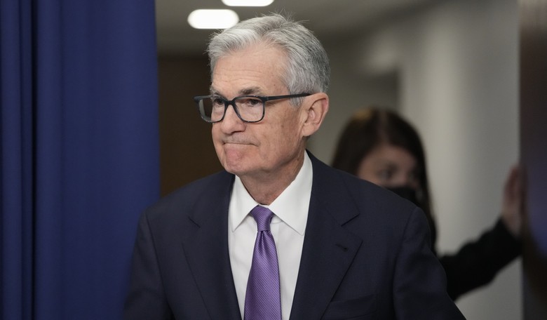 Trump Has a Message for Powell: 'Resign Immediately!!!' 