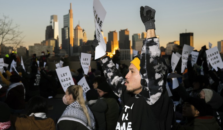 Ceasefire Activists Block Philly Expressway During Rush Hour, Find Out That's Not a Good Idea