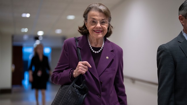 Democrats Call for Dianne Feinstein’s Resignation Amid Extended Absence