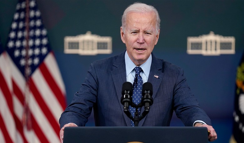 Reporters Erupt in Anger Over Biden Refusing to Take Questions