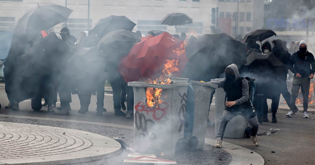 Hot Takes: Internet Rips CBS News for the Worst Tweet on French Riots Since 'Mostly Peaceful'