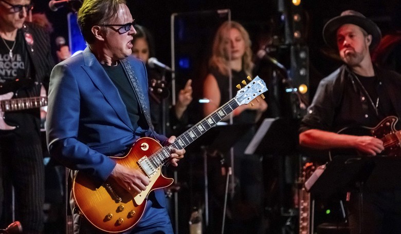 Blues Guitarist Joe Bonamassa Decries the 'Kardashian-ification' of Popular Music