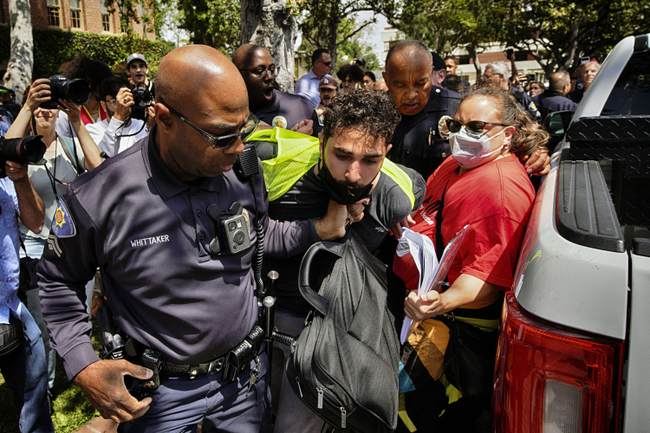 USC: Protesters Scuffle with Police, Campus Closed