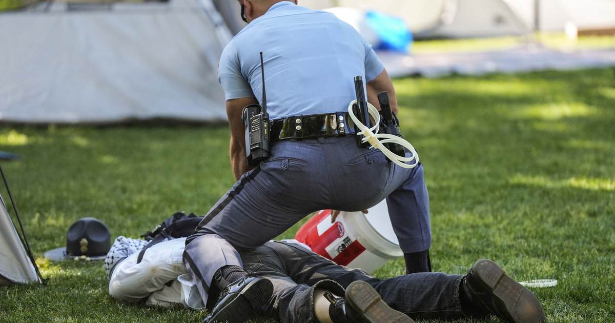 'Coming to a Theatre Near You:' Dershowitz Warns Columbia University Protesters 'Will Become Terrorists' 