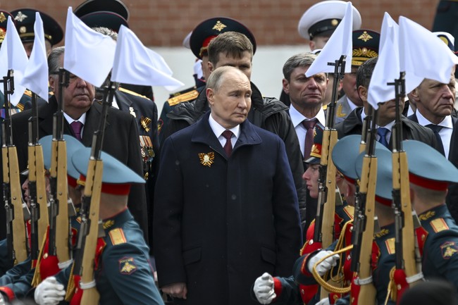 Putin Orders Massive Expansion of Russian Army