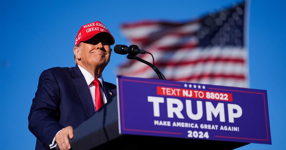 How Trump Reacted to a Dysfunctional Podium in Minnesota