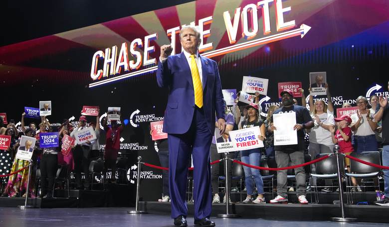 Trump Celebrates His Birthday With Enthusiastic Crowd at 'Club 47' Event in West Palm Beach