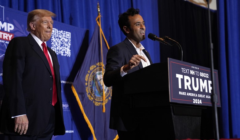 Vivek Ramaswamy Unveils Strategy He'd Use to Destroy Kamala Harris in VP Debate