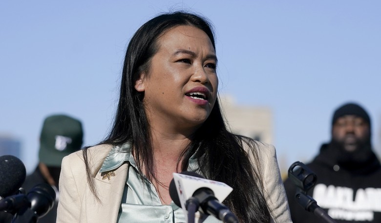 Oakland in Crisis As Mayor Maintains Her Innocence After FBI Raid on Her House