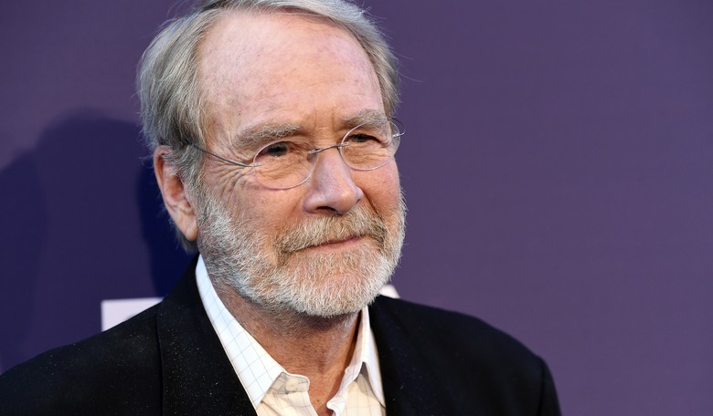 Martin Mull, Acerbic Comedian and Actor, Dead at 80  