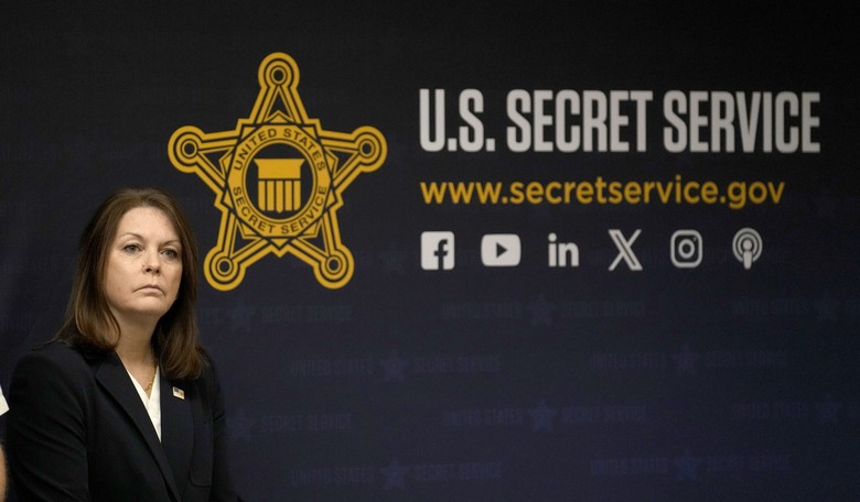 There's Been a Lot of Debate Over Female Secret Service Agents. Here's How the Agency Responded.