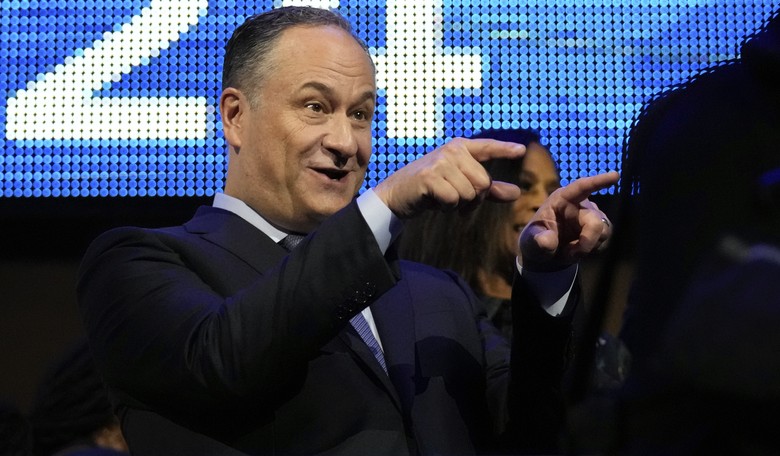 Second Gentleman Doug Emhoff Tries—and Spectacularly Fails—to Get Dem Crowd to Chant 'USA'