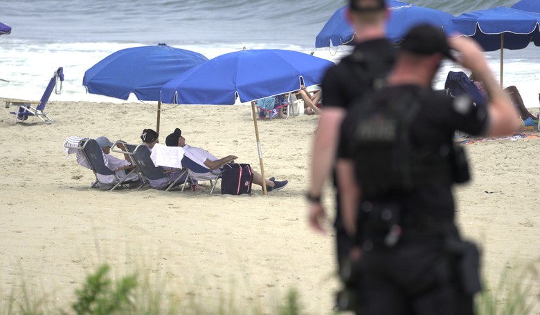 Biden Jets Out for One Last Vacation 