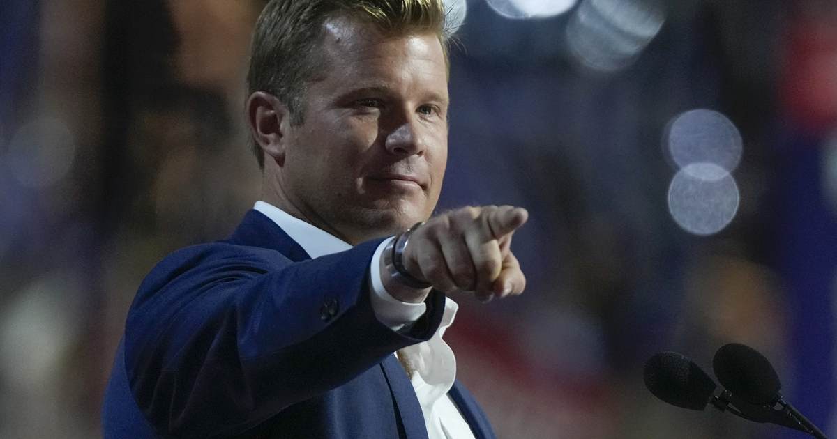 Senator Tim Sheehy Helps to Forcibly Remove Crazed Protester During Senate Hearing