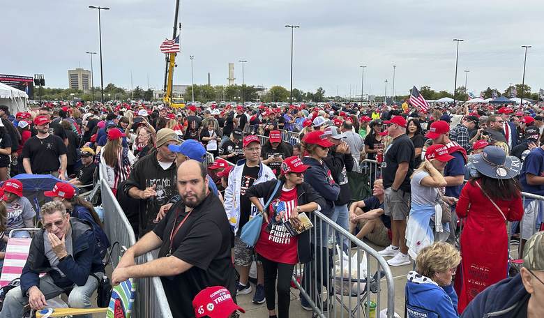 Shirtless Trump Supporter Takes Down CNN Reporter in Epic Fashion