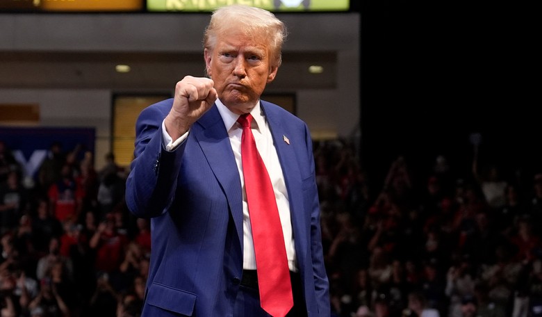 Trump to Troll Kamala By Working at McDonalds