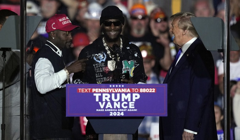 Le'Veon Bell Hilariously Accused of 'MAGA Privilege' After Sharing 'Extra' Encounter With Police Officer