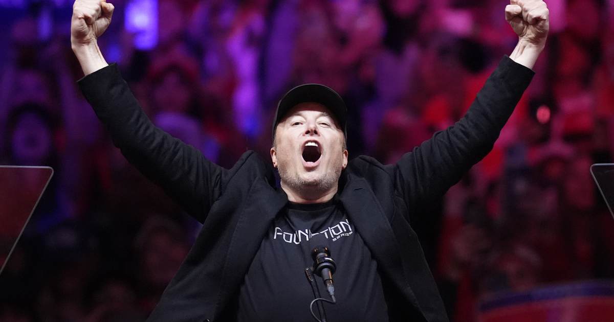 Launching Laughs: Tesla Roadster Memes Take Off on X After Elon Musk Debuts Flipping, Flying Car Launching Laughs: Tesla Roadster Memes Take Off on X After Elon Musk Debuts Flipping, Flying Car