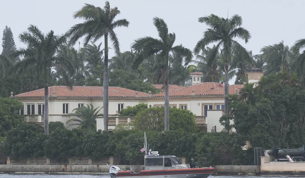Secret Service Kill Armed Man Who Broke Into Mar-a-Lago