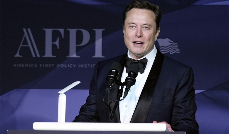Elon Musk Needs to Sue Everybody