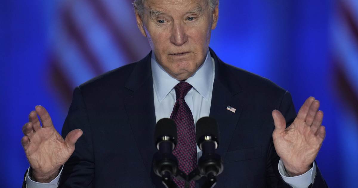 A Democratic Party Megadonor Just Issued a Major Warning for Biden