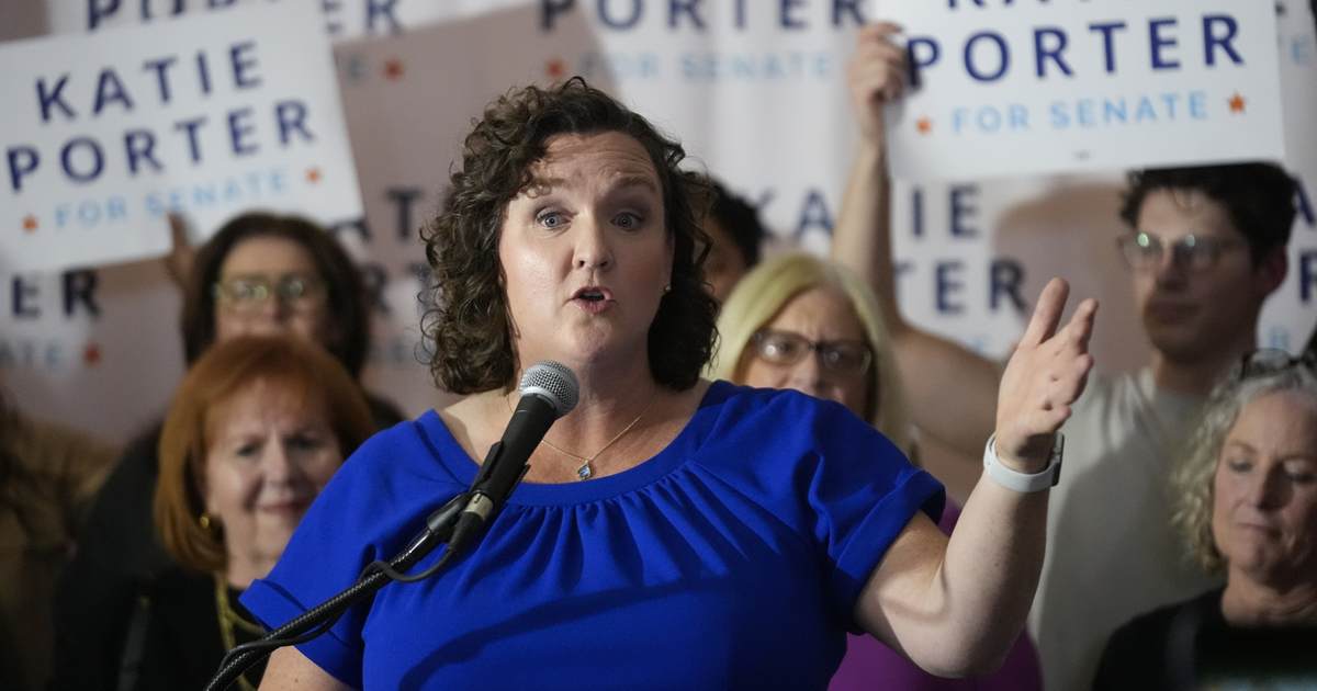Katie Porter Thought This Debate Moment Would Be Iconic. It Was Just Embarrassing, Instead.