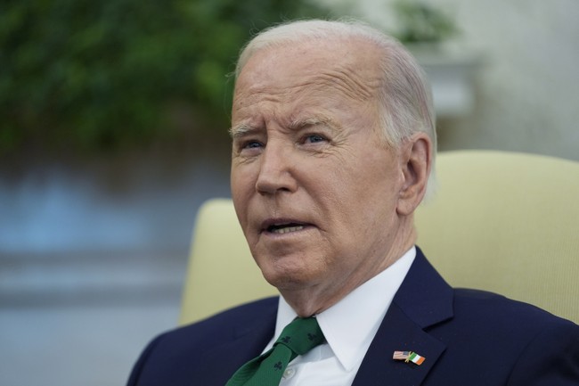 Biden Gets Caught on Camera With Embarrassingly Detailed Cheat Sheet – RedState