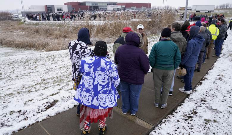 Iowa Caucus Claims Its First GOP Candidate; Field Narrows