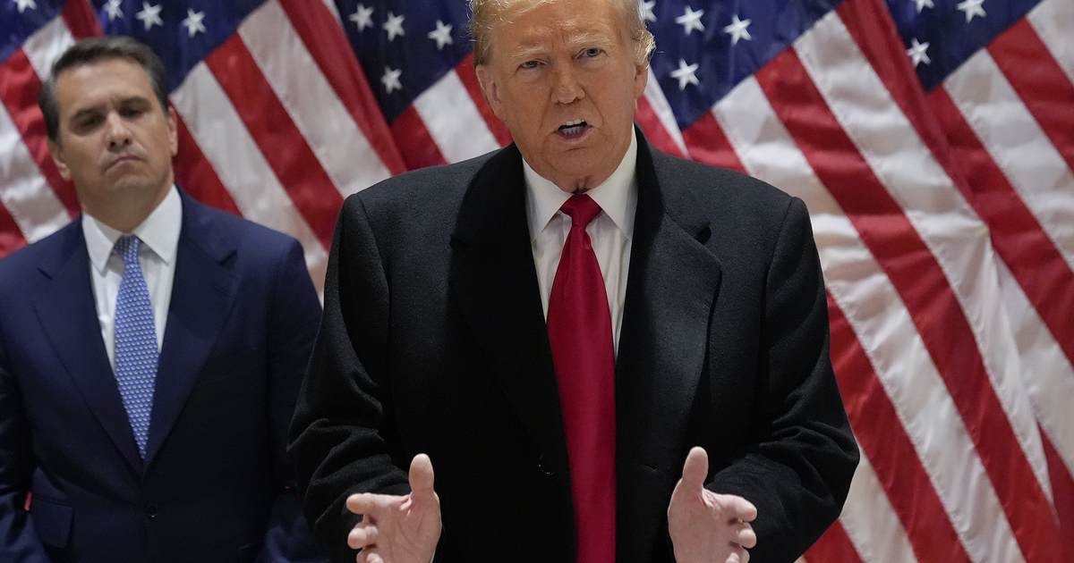 Trump Responds to Mexican President's 'List of Demands' to Joe Biden