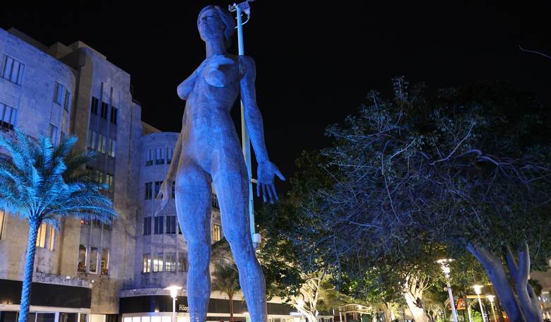 The Attack Of the 45-Foot *Woman* on San Francisco!