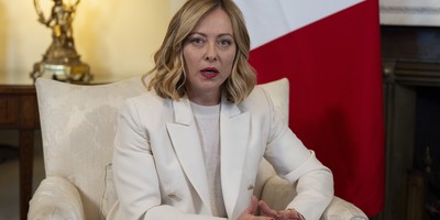 Meloni Says Basta, Moves to Ban Burkas and Niqabs in Italian Schools