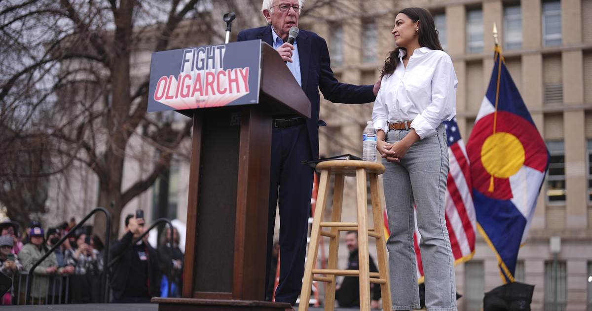 Why the Bernie-AOC AI Strategy Is a Gift to Big Tech