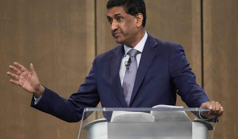 Ro Khanna Doubles Down When Asked If He Really Thinks Obama's Leadership on Iran Was Better Than Trump's