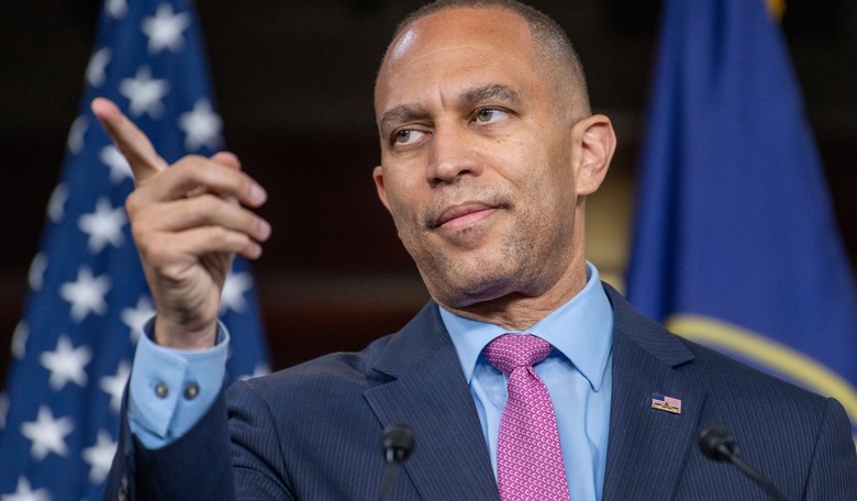 This Top Democrat Just Hit Karoline Leavitt With Vicious Personal Attacks