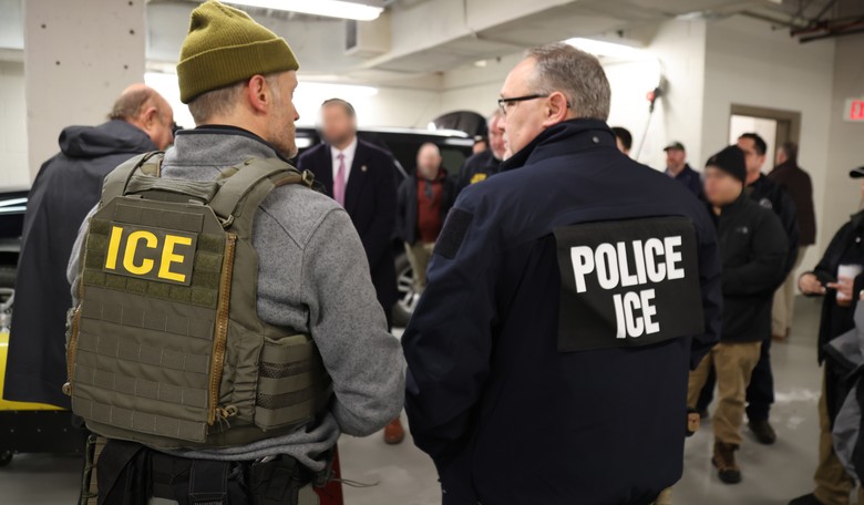 New App Helps Democrats Tip Off Illegal Immigrants About ICE