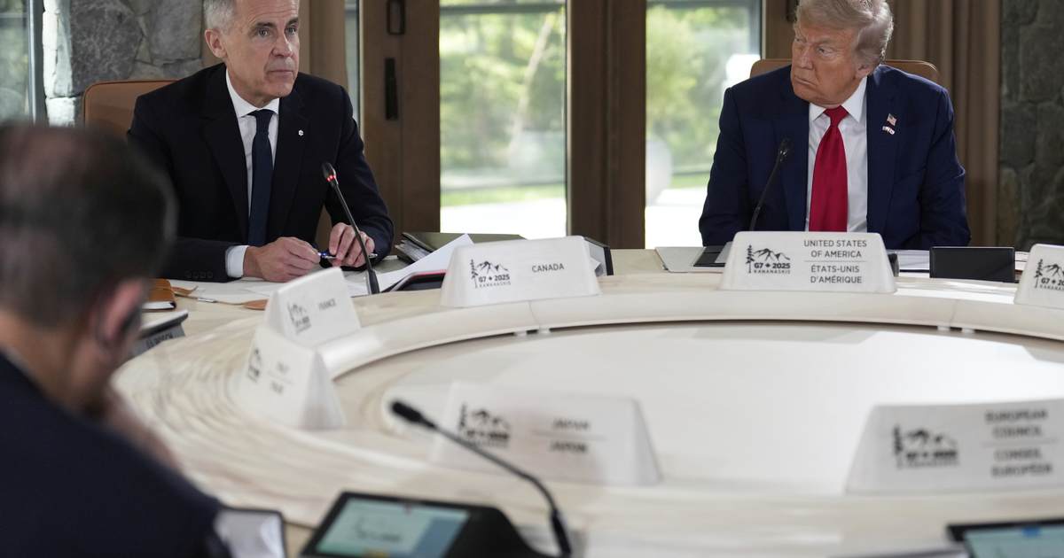 Canada and Australia Back U.S.-Israel Strikes Against Iran