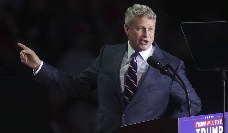Michigan Republican Rep. Bill Huizenga Introduces 'Deport the Terrorists Act'