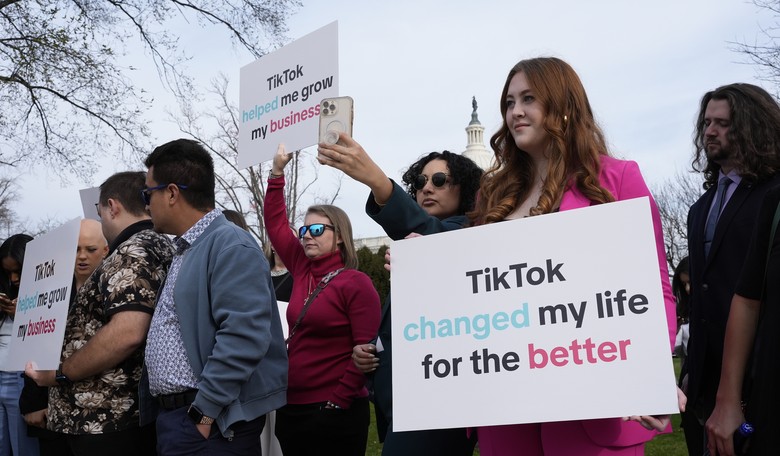 TikTok Comes Back From the Dark After Trump Vows Executive Order