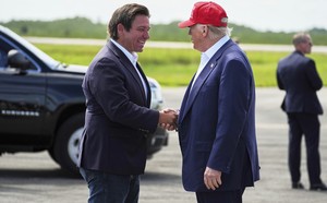 Trump Arrives in FL Where He Gets an Epic Gift From DeSantis Nick Arama