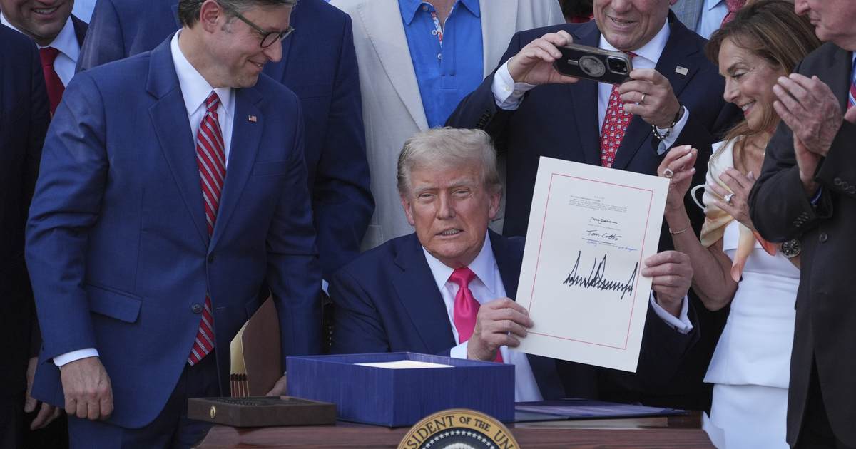 Democrats Unanimously Opposed the Working Families Tax Cuts. Now They're Trying to Take Credit for It.