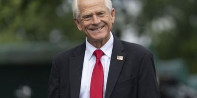 Navarro Has a Simple Message for the Federal Reserve