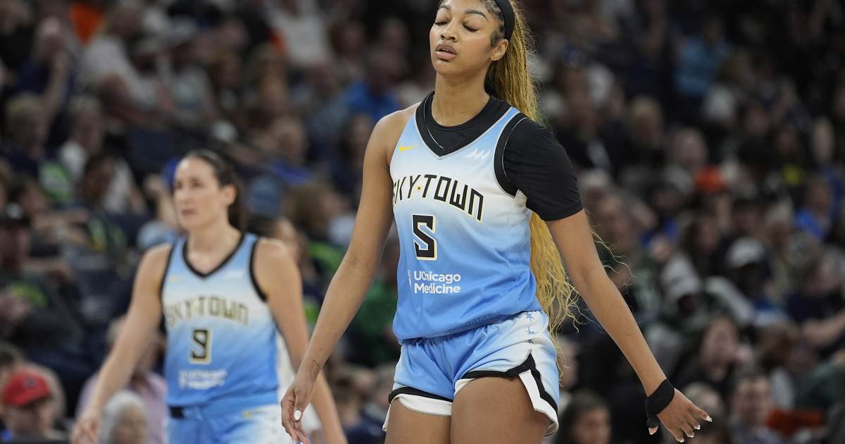Philly’s First Bar to Focus on Women’s Sports Forced to Close Its Doors — And It Gets Even Funnier
